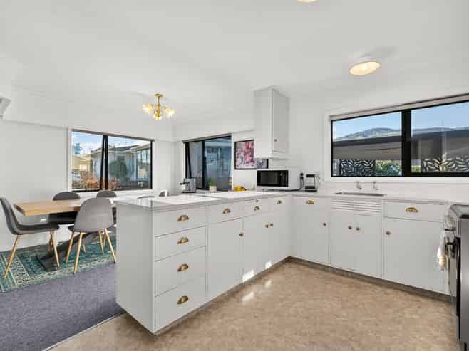 1/5 Alyson Place, Stoke