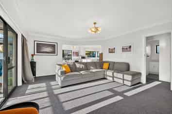 1/5 Alyson Place, Stoke