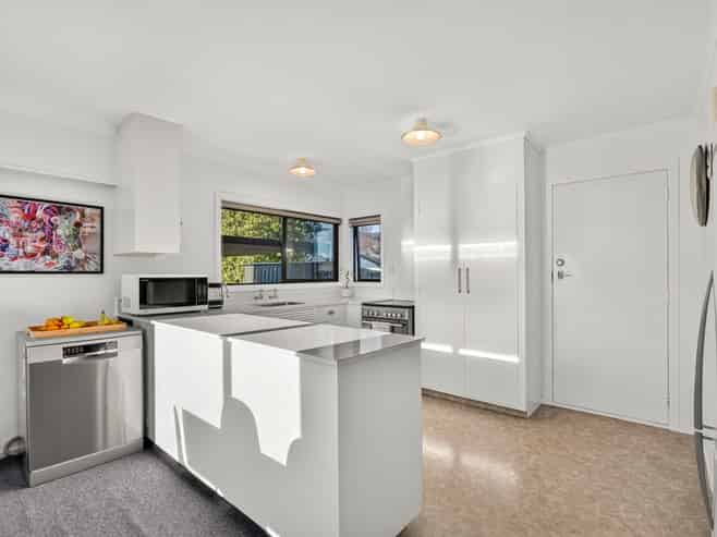 1/5 Alyson Place, Stoke