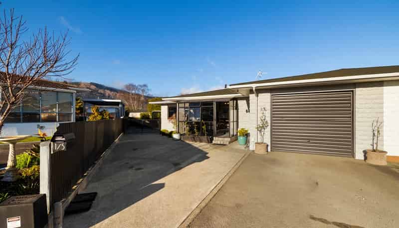 1/5 Alyson Place, Stoke