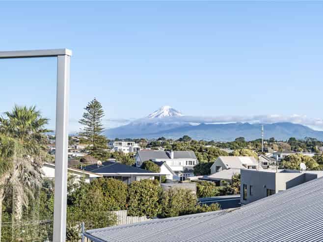 3/12 Beach Street, Fitzroy