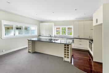 1 Fairholme Avenue, Epsom