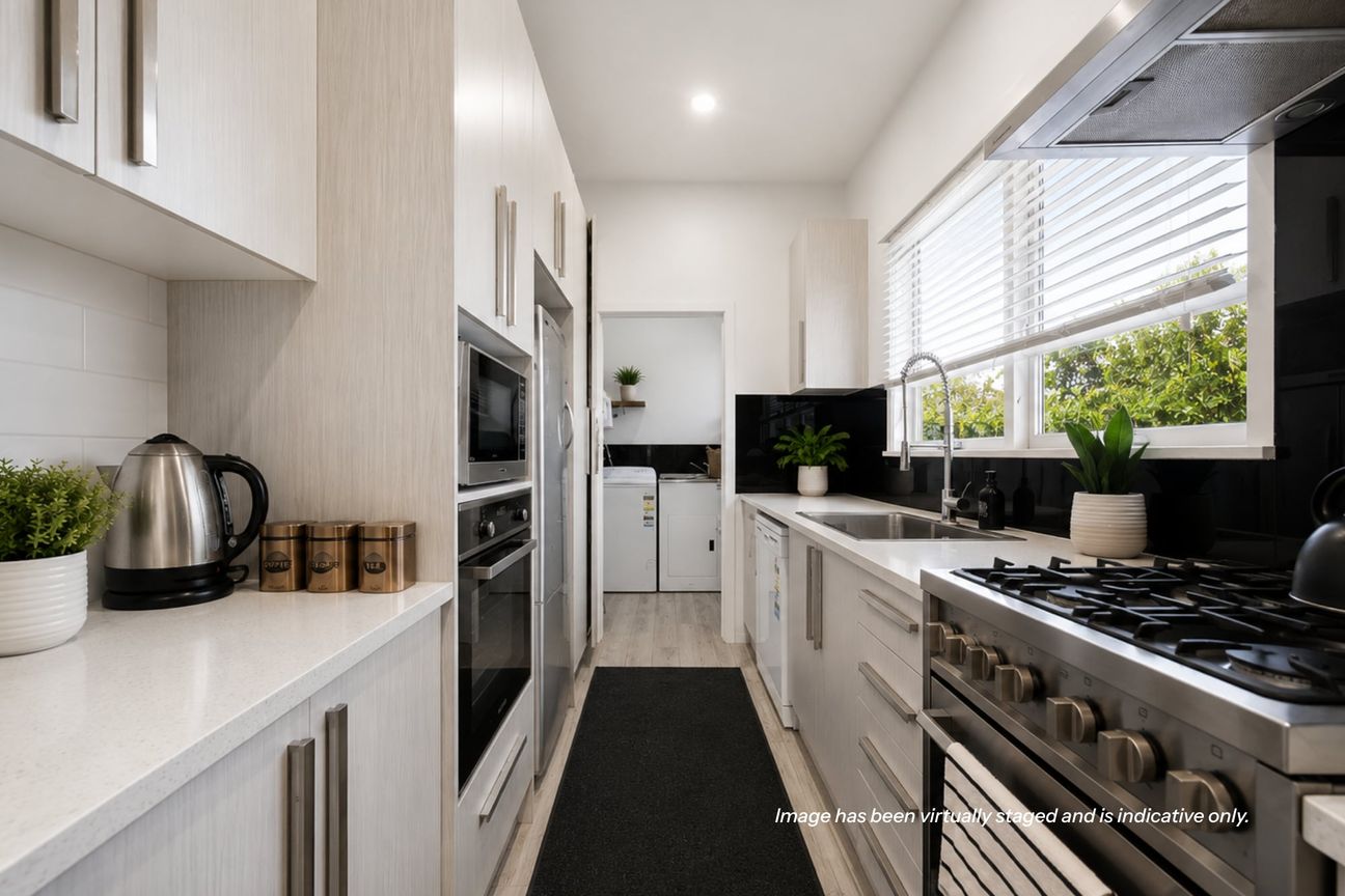 Freehold Opportunity, Move In, Invest or Add Value - Bild 5