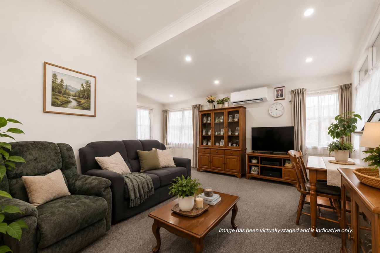 Freehold Opportunity, Move In, Invest or Add Value - Bild 2
