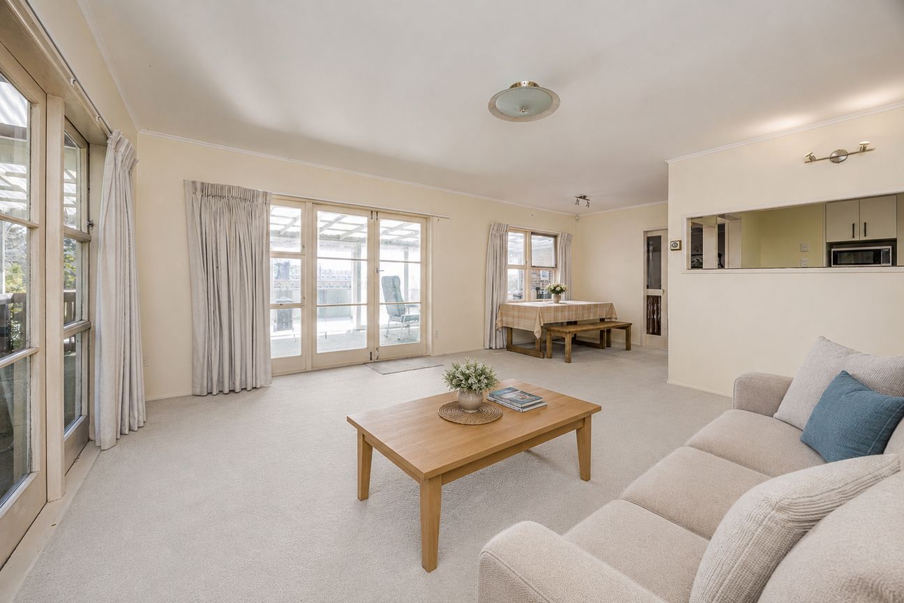 First Time on the Market in Nearly 40 Years - Vista 3
