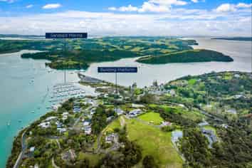 16 Kanuka Road, Sandspit
