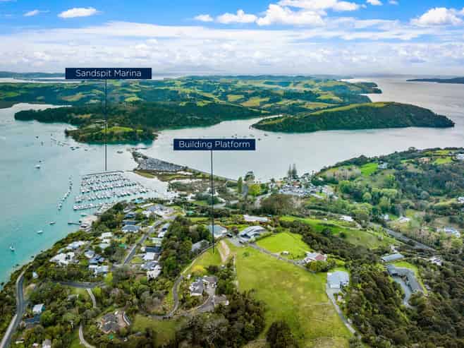 16 Kanuka Road, Sandspit