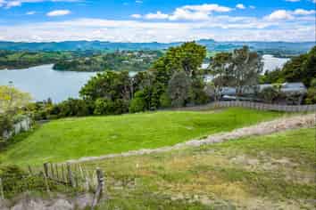 16 Kanuka Road, Sandspit