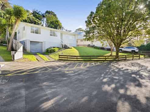 5D Bromley Place, Westown