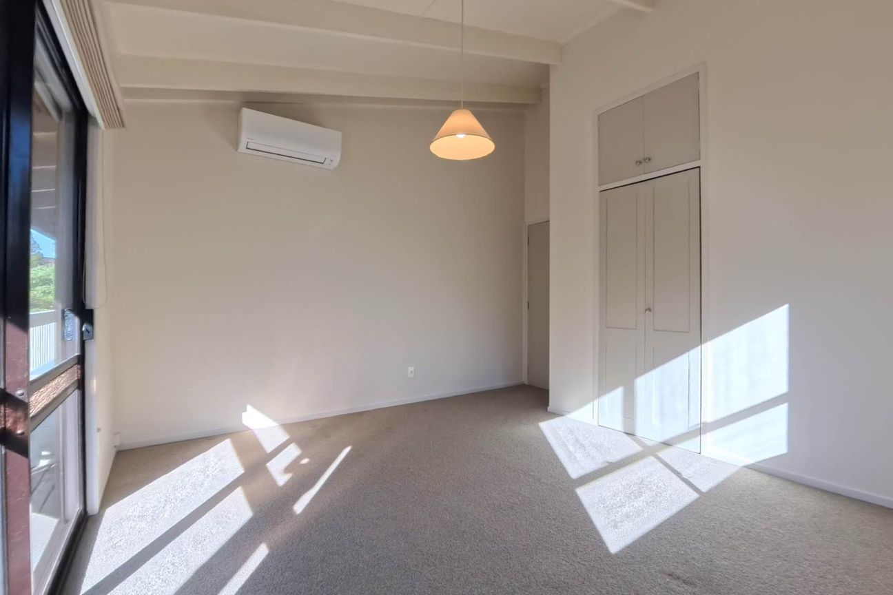 Spacious 4-Bed Family Haven in Mt Roskill – La... - Mehr
