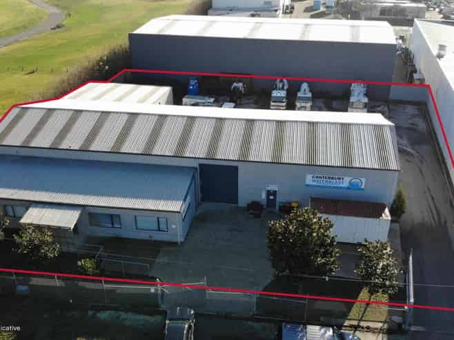 Smart office space with warehouse and yard