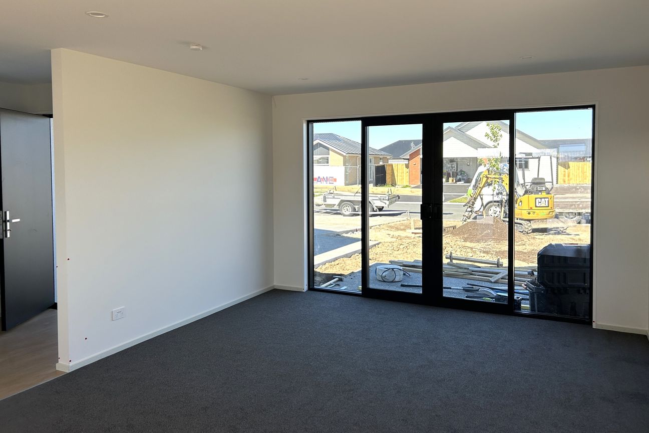 Modern Family Living in Falcons Landing - Ansicht 6