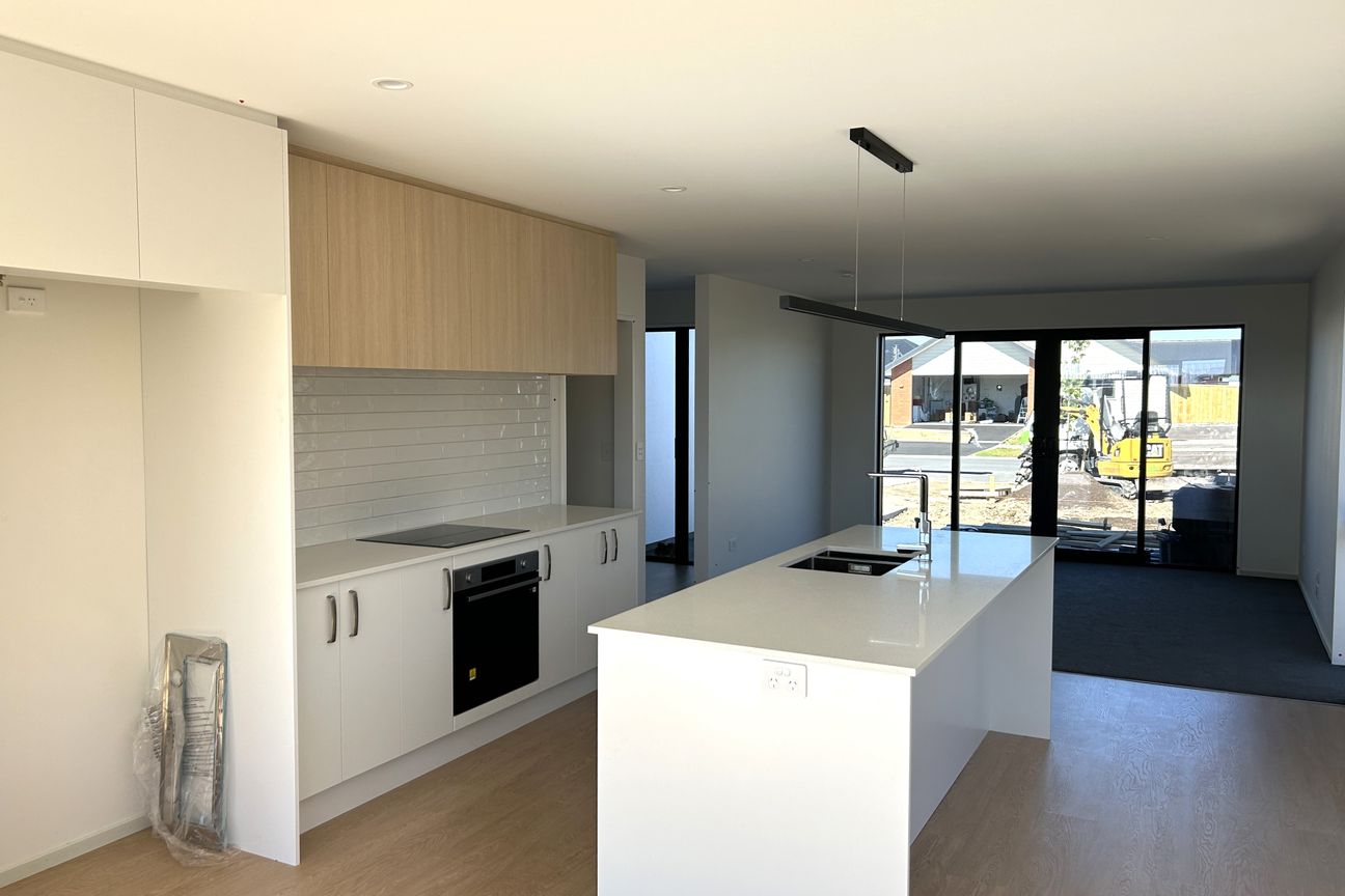 Modern Family Living in Falcons Landing - Ansicht 5