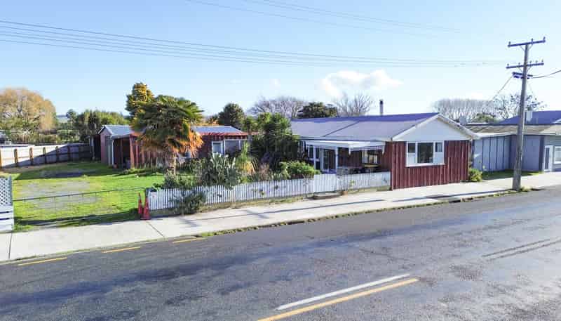 9 Front Miranda Road, Waitakaruru