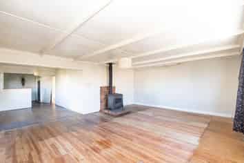9 Front Miranda Road, Waitakaruru