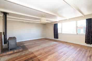 9 Front Miranda Road, Waitakaruru