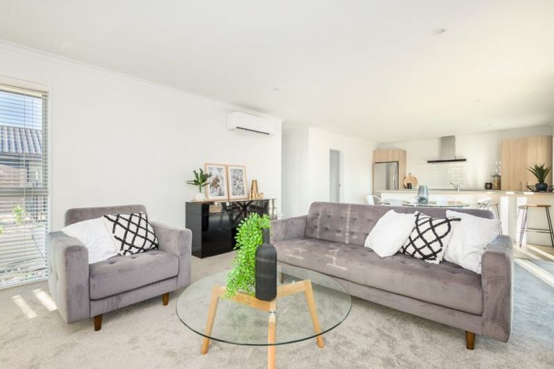 ROLLESTON- FOUR BEDROOMS, TWO BATHROOMS, SINGLE GARAGE, FENCED - Widok 3