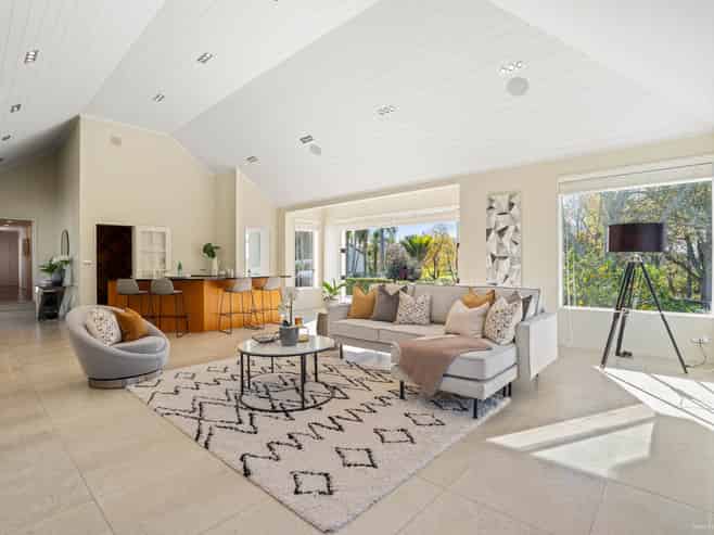61 Potts Road, Whitford