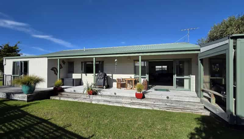 105 Castle View Road, Matarangi