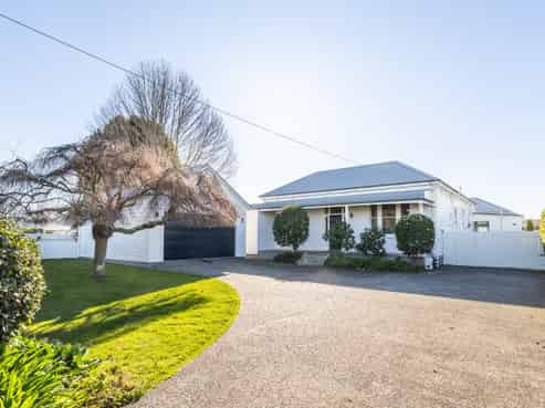 27 Neeve Road, Taradale