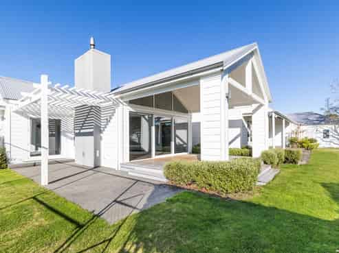 27 Neeve Road, Taradale