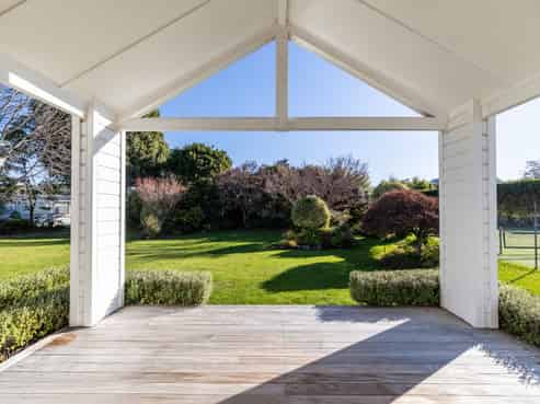27 Neeve Road, Taradale