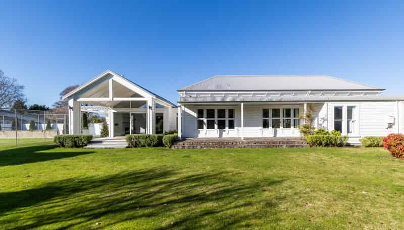 27 Neeve Road, Taradale