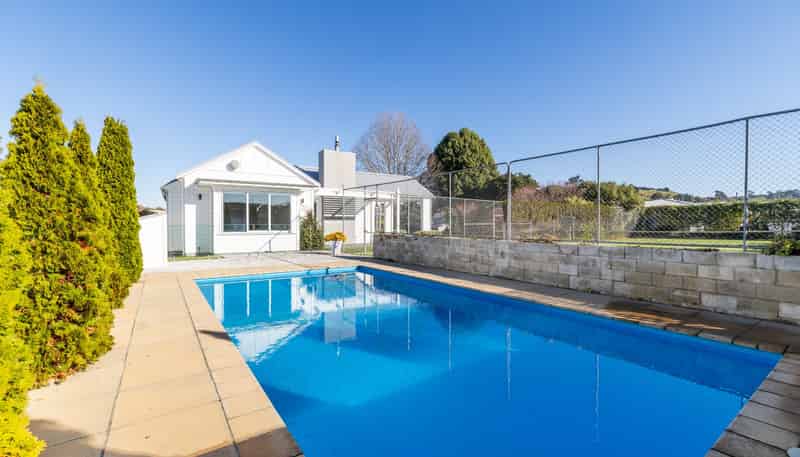 27 Neeve Road, Taradale