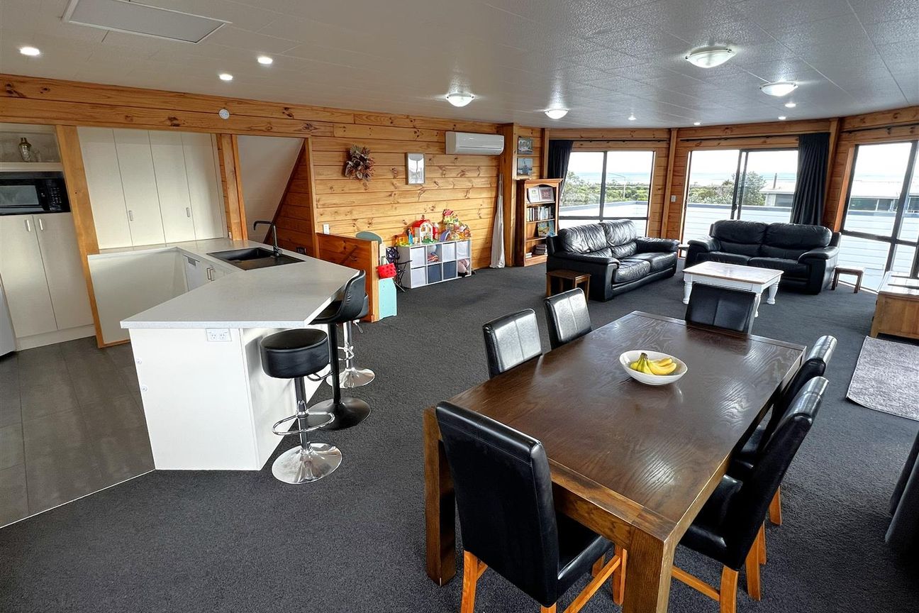 EXCEPTIONAL VIEWS, EXCEPTIONAL LOCATION - Vista 4