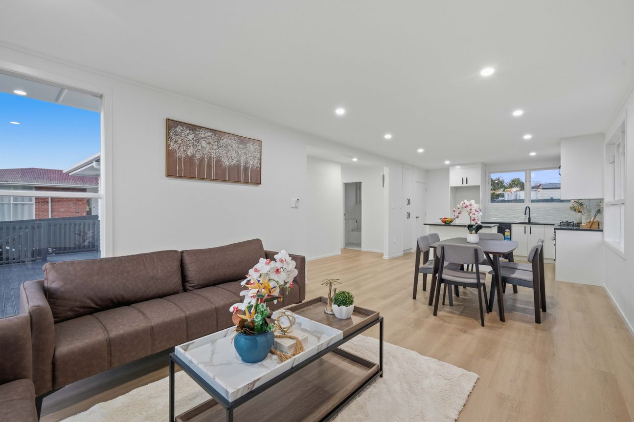 #GAMEDAY - Renovated 3 bed with 2 utility room! - Więcej