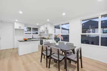 54 Cobham Crescent, Otara