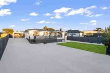 54 Cobham Crescent, Otara