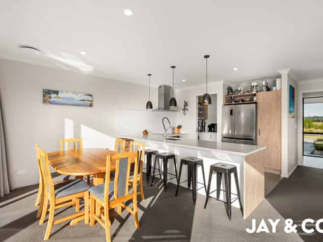 51 Jack Lachlan Drive, Beachlands