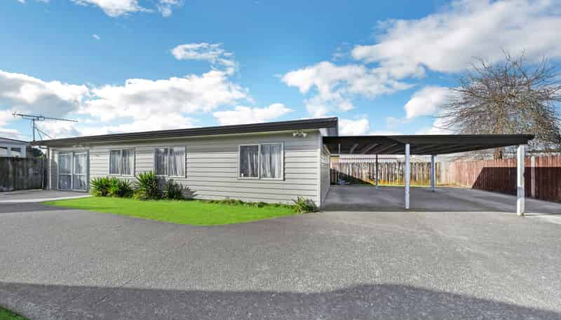 2/161 Old Wairoa Road, Papakura