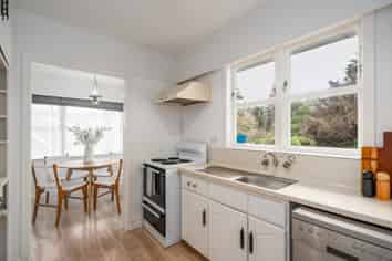 128 Helston Road, Paparangi