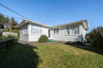 128 Helston Road, Paparangi