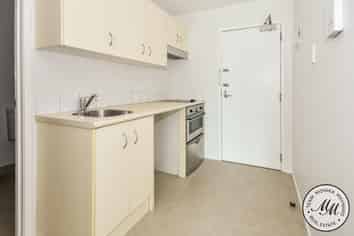 10C/30 Westward Ho, Glen Eden