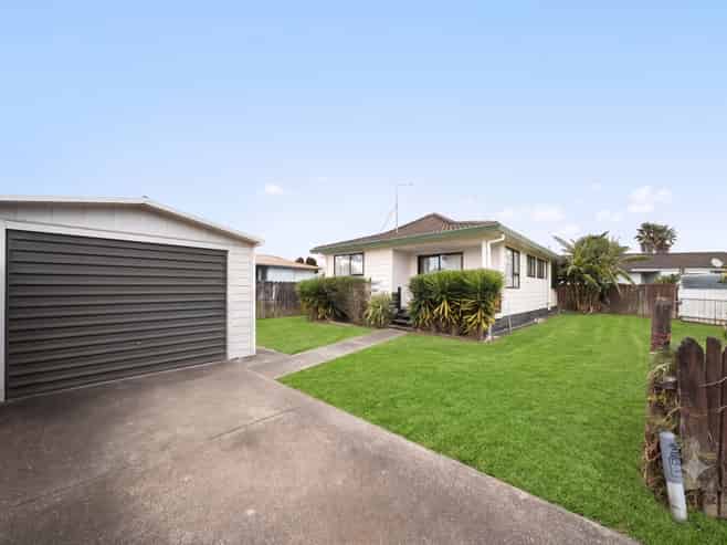 3/7 Haumia Way, Otara