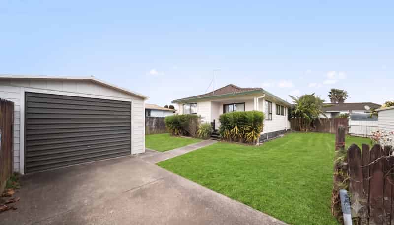 3/7 Haumia Way, Otara
