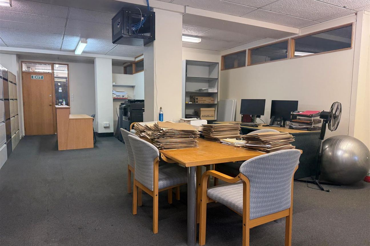 Suburban Office - Visning 3