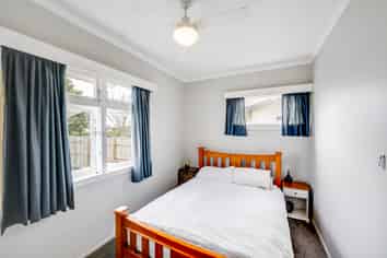 310 Park Road South, Akina