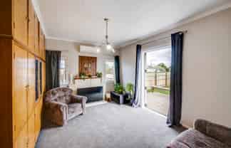 310 Park Road South, Akina
