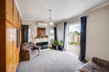 310 Park Road South, Akina
