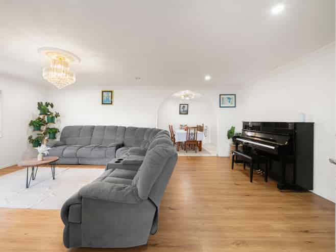 16 Atkinson Avenue, Papatoetoe