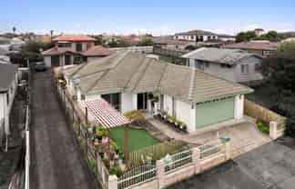 16 Atkinson Avenue, Papatoetoe