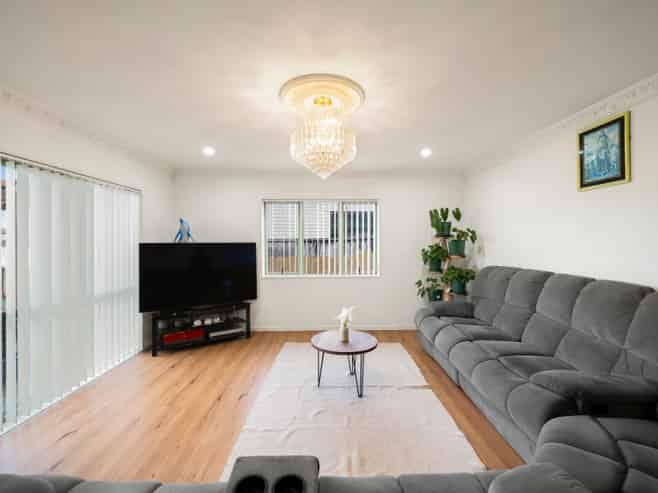 16 Atkinson Avenue, Papatoetoe