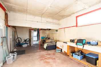 11 Front Miranda Road, Waitakaruru