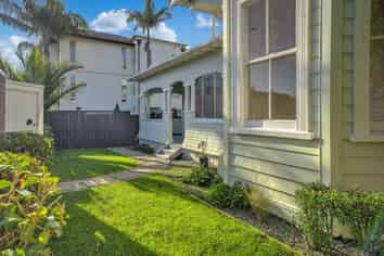 75  Gladstone Road, Parnell