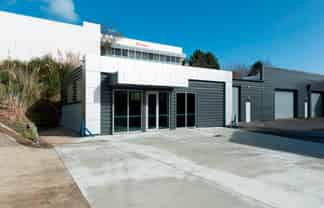 Wairau Showroom, office, warehouse - 285sqm