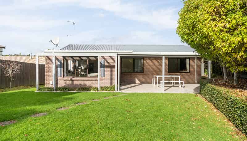 54A Heron Avenue East, Matua